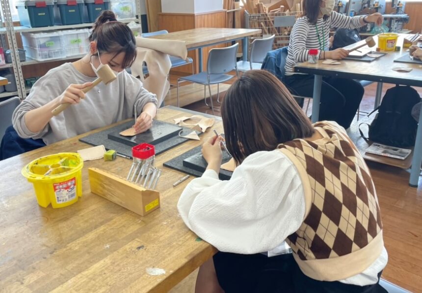 作業療法科の作業の様子