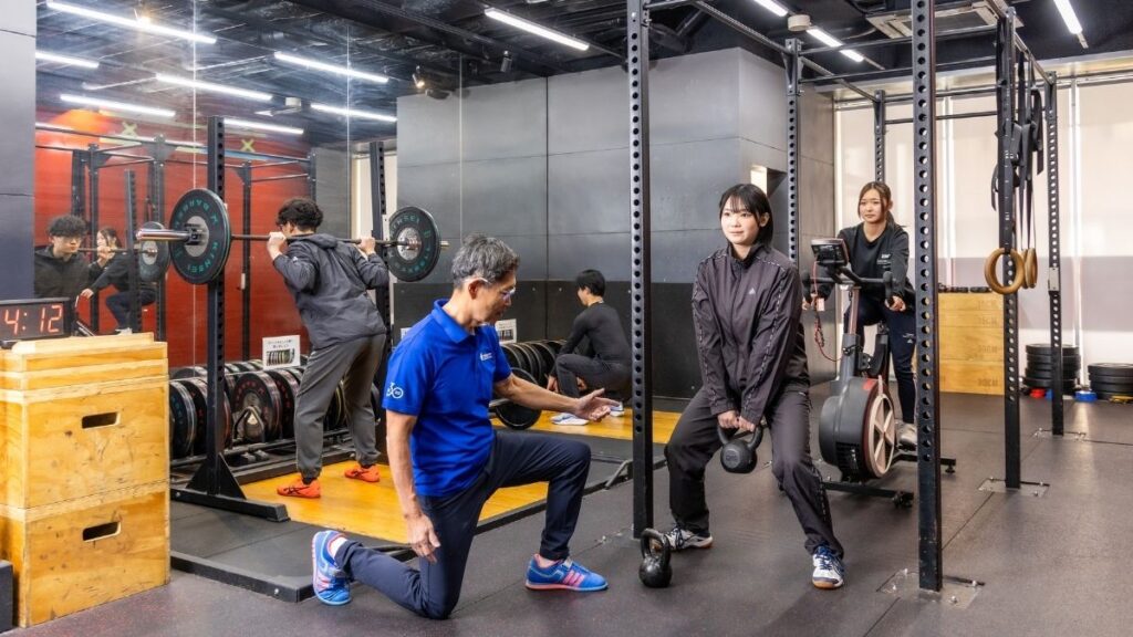 実践の場として接骨院やトレーニングジムを併設