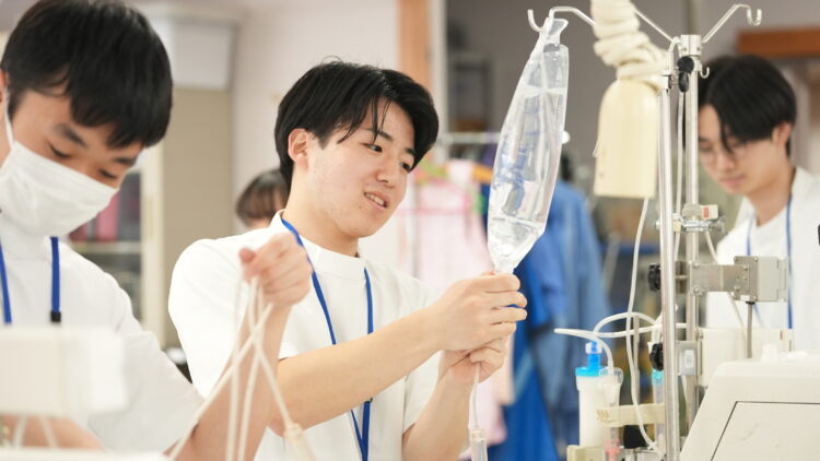 自動化の先へ：血液浄化療法実習で挑む、手動プライミングの重要性