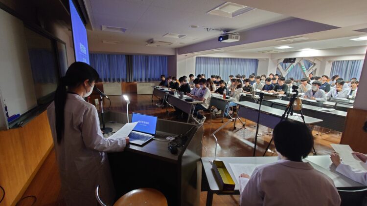 先輩から後輩へつなぐ学び～臨床実習報告会で共有された貴重な経験～