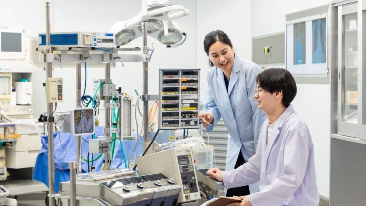 工業高校での学びを活かして医療の道へ。手厚いサポートと距離の近い指導で、安心して学べる環境です。