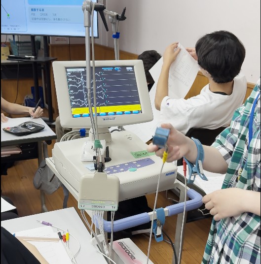 心の声をグラフで見る！？心電図測定って奥が深いかも🤔