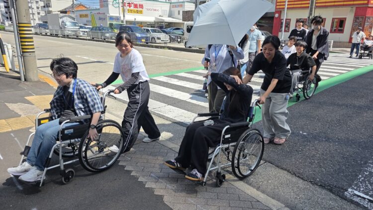 車いすに乗ってわかった！臨床工学技士のたまごが福祉施設で感じたこと