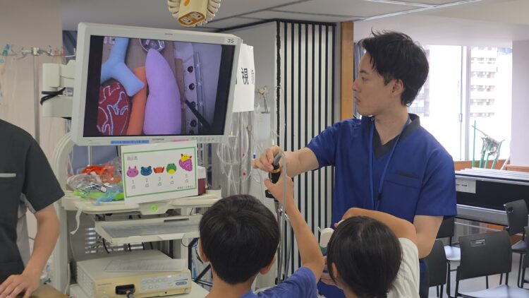 将来の夢が見つかるかも？夏休みの医療機器体験が大盛り上がり！